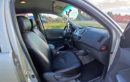 Toyota Hilux VII, 2012 год, 2 300 000 рублей, 9 фотография