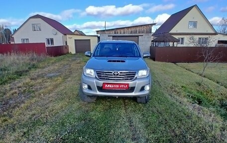 Toyota Hilux VII, 2012 год, 2 300 000 рублей, 1 фотография