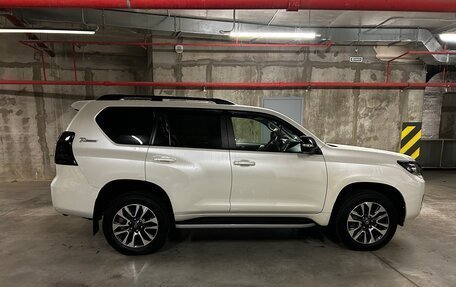 Toyota Land Cruiser Prado 150 рестайлинг 2, 2021 год, 7 500 000 рублей, 4 фотография