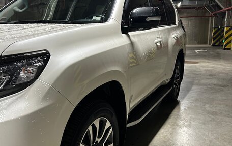 Toyota Land Cruiser Prado 150 рестайлинг 2, 2021 год, 7 500 000 рублей, 8 фотография