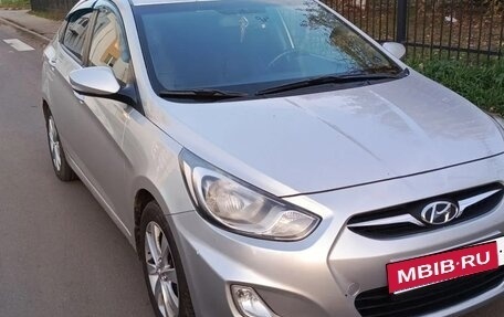 Hyundai Solaris II рестайлинг, 2011 год, 650 000 рублей, 1 фотография