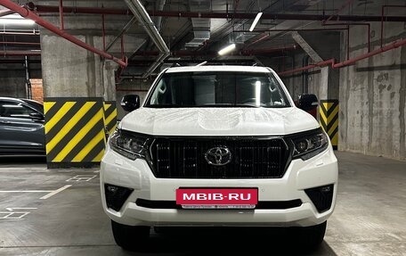 Toyota Land Cruiser Prado 150 рестайлинг 2, 2021 год, 7 500 000 рублей, 2 фотография