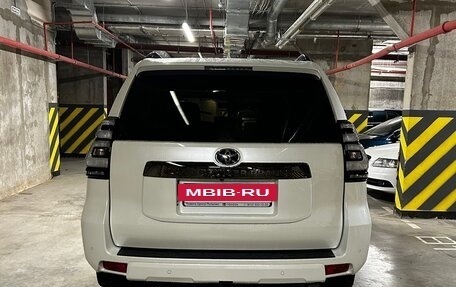 Toyota Land Cruiser Prado 150 рестайлинг 2, 2021 год, 7 500 000 рублей, 7 фотография