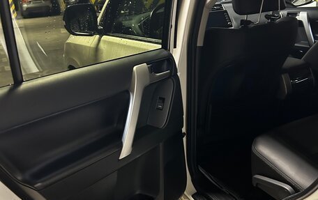 Toyota Land Cruiser Prado 150 рестайлинг 2, 2021 год, 7 500 000 рублей, 22 фотография