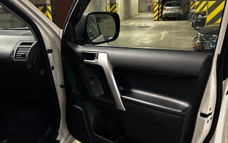 Toyota Land Cruiser Prado 150 рестайлинг 2, 2021 год, 7 500 000 рублей, 13 фотография