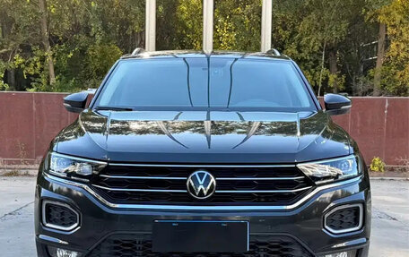 Volkswagen T-Roc I, 2022 год, 1 457 018 рублей, 2 фотография