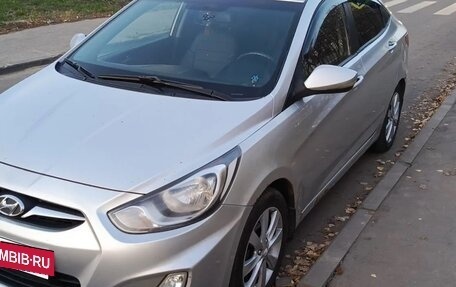 Hyundai Solaris II рестайлинг, 2011 год, 650 000 рублей, 2 фотография