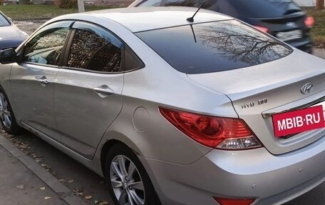 Hyundai Solaris II рестайлинг, 2011 год, 650 000 рублей, 3 фотография