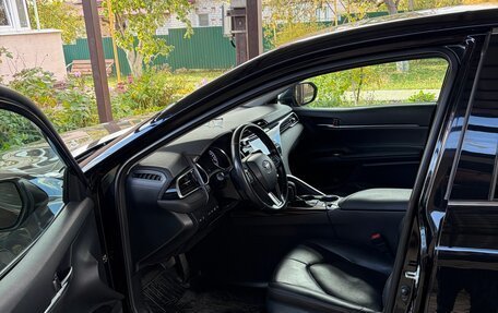 Toyota Camry, 2018 год, 2 450 000 рублей, 4 фотография