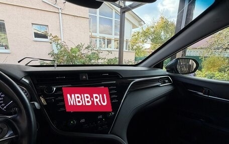 Toyota Camry, 2018 год, 2 450 000 рублей, 6 фотография