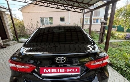 Toyota Camry, 2018 год, 2 450 000 рублей, 10 фотография