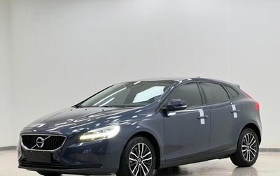 Volvo V40 II рестайлинг, 2018 год, 1 100 000 рублей, 1 фотография