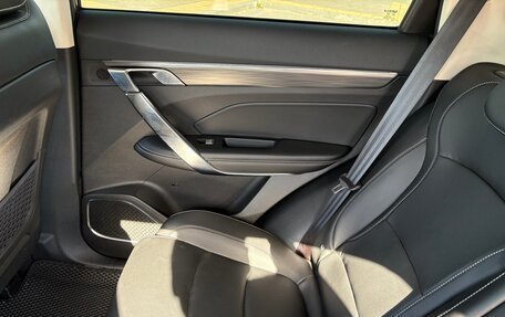 Geely Atlas, 2023 год, 1 870 000 рублей, 3 фотография