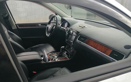 Volkswagen Touareg III, 2012 год, 1 950 000 рублей, 4 фотография