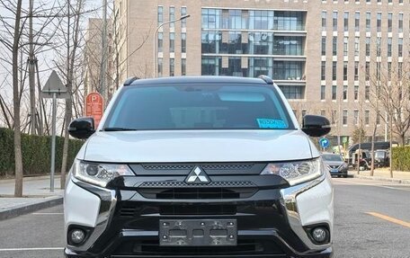 Mitsubishi Outlander III рестайлинг 3, 2022 год, 1 755 444 рублей, 2 фотография