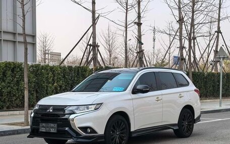 Mitsubishi Outlander III рестайлинг 3, 2022 год, 1 755 444 рублей, 3 фотография