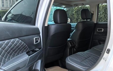Mitsubishi Outlander III рестайлинг 3, 2022 год, 1 755 444 рублей, 12 фотография