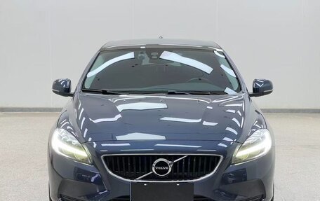 Volvo V40 II рестайлинг, 2018 год, 1 100 000 рублей, 2 фотография