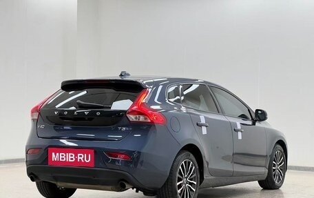 Volvo V40 II рестайлинг, 2018 год, 1 100 000 рублей, 4 фотография