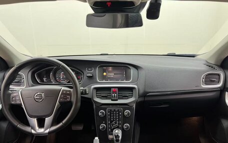 Volvo V40 II рестайлинг, 2018 год, 1 100 000 рублей, 14 фотография