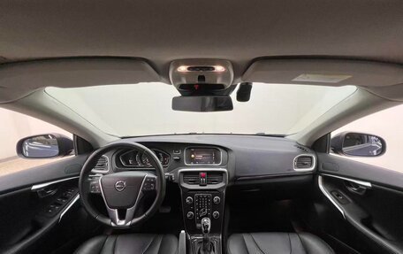 Volvo V40 II рестайлинг, 2018 год, 1 100 000 рублей, 15 фотография