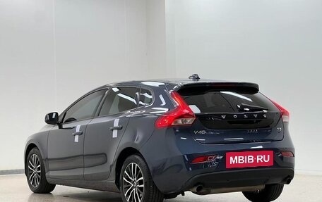 Volvo V40 II рестайлинг, 2018 год, 1 100 000 рублей, 6 фотография