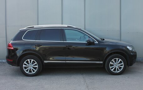 Volkswagen Touareg III, 2011 год, 1 690 000 рублей, 6 фотография
