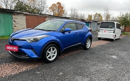 Toyota C-HR I рестайлинг, 2019 год, 1 700 000 рублей, 5 фотография