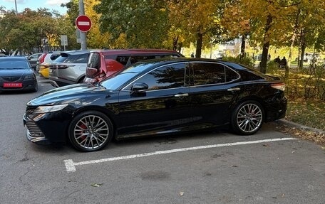 Toyota Camry, 2018 год, 2 650 000 рублей, 1 фотография