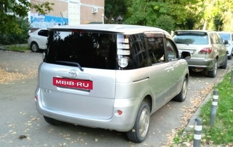 Toyota Sienta I, 2010 год, 649 000 рублей, 5 фотография