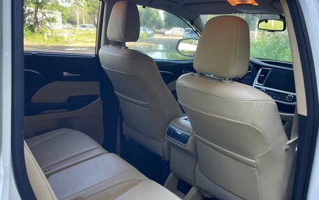 Toyota Highlander III, 2014 год, 2 970 000 рублей, 11 фотография