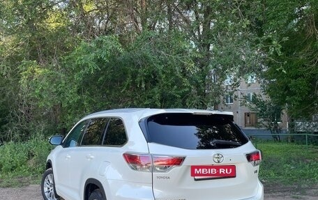 Toyota Highlander III, 2014 год, 2 970 000 рублей, 3 фотография