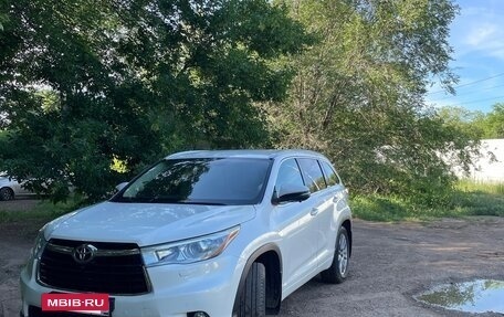 Toyota Highlander III, 2014 год, 2 970 000 рублей, 7 фотография