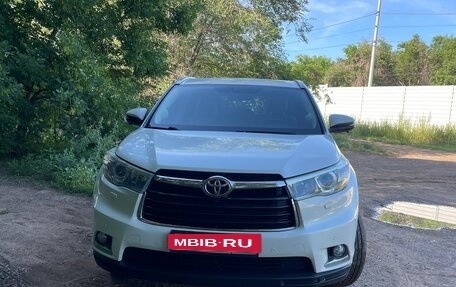 Toyota Highlander III, 2014 год, 2 970 000 рублей, 8 фотография