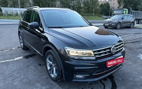 Volkswagen Tiguan II, 2018 год, 3 200 000 рублей, 4 фотография