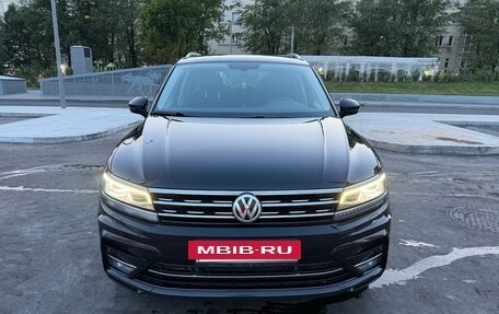 Volkswagen Tiguan II, 2018 год, 3 200 000 рублей, 2 фотография