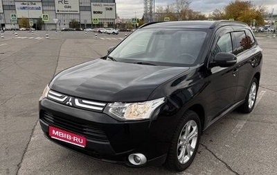 Mitsubishi Outlander III рестайлинг 3, 2013 год, 1 350 000 рублей, 1 фотография