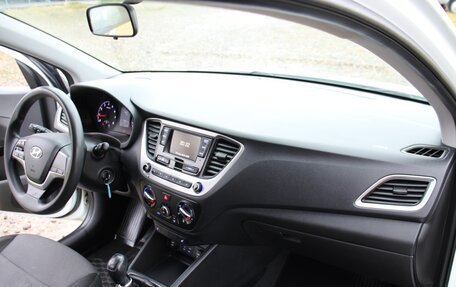 Hyundai Solaris II рестайлинг, 2017 год, 1 149 000 рублей, 10 фотография