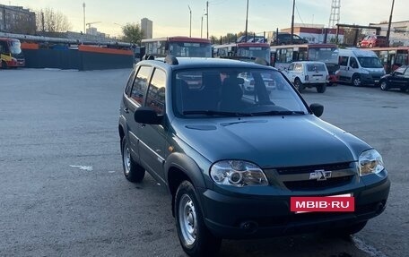 Chevrolet Niva I рестайлинг, 2011 год, 505 000 рублей, 2 фотография