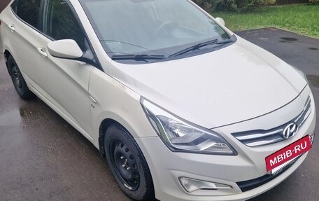 Hyundai Solaris II рестайлинг, 2015 год, 720 000 рублей, 3 фотография