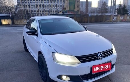 Volkswagen Jetta VI, 2013 год, 1 035 000 рублей, 1 фотография