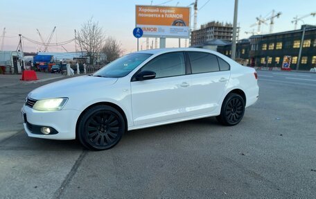 Volkswagen Jetta VI, 2013 год, 1 035 000 рублей, 2 фотография