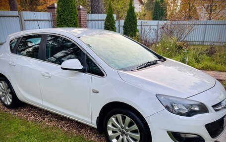 Opel Astra J, 2014 год, 950 000 рублей, 3 фотография