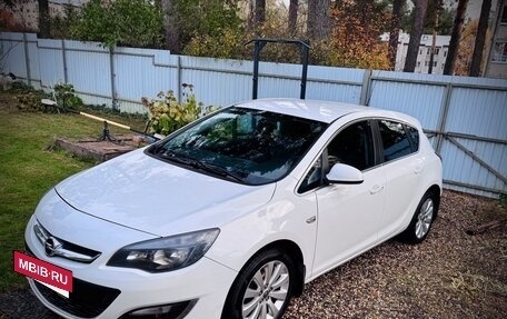 Opel Astra J, 2014 год, 950 000 рублей, 2 фотография