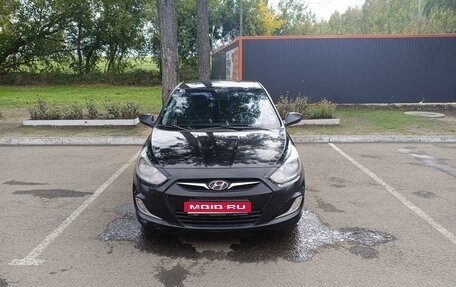 Hyundai Solaris II рестайлинг, 2011 год, 700 000 рублей, 1 фотография