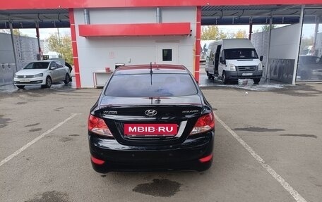 Hyundai Solaris II рестайлинг, 2011 год, 700 000 рублей, 4 фотография
