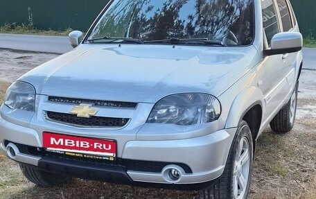 Chevrolet Niva I рестайлинг, 2018 год, 795 000 рублей, 3 фотография