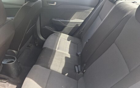 Hyundai Solaris II рестайлинг, 2017 год, 970 000 рублей, 5 фотография