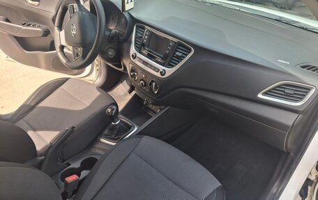 Hyundai Solaris II рестайлинг, 2017 год, 970 000 рублей, 7 фотография