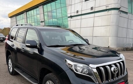 Toyota Land Cruiser Prado 150 рестайлинг 2, 2017 год, 5 200 000 рублей, 2 фотография